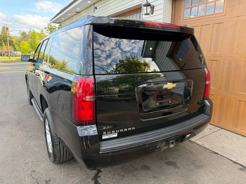 Used 2019 Chevrolet Suburban LT AWD/4WD image 5