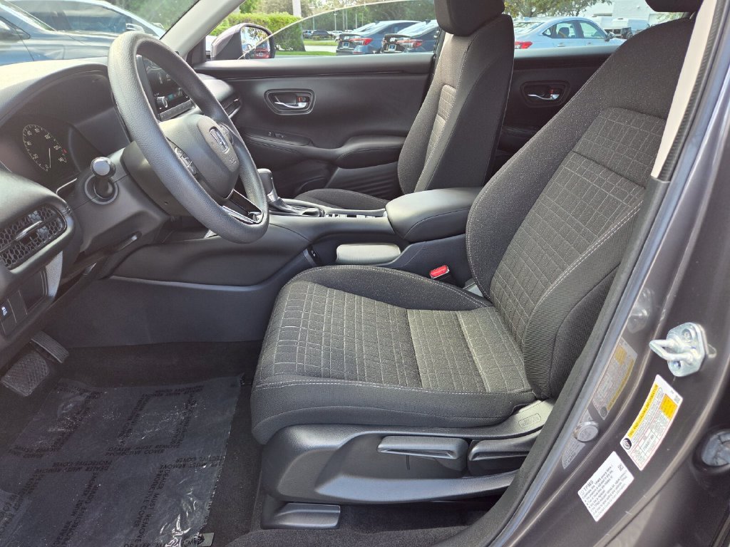 Certified 2025 Honda HR-V LX image 9