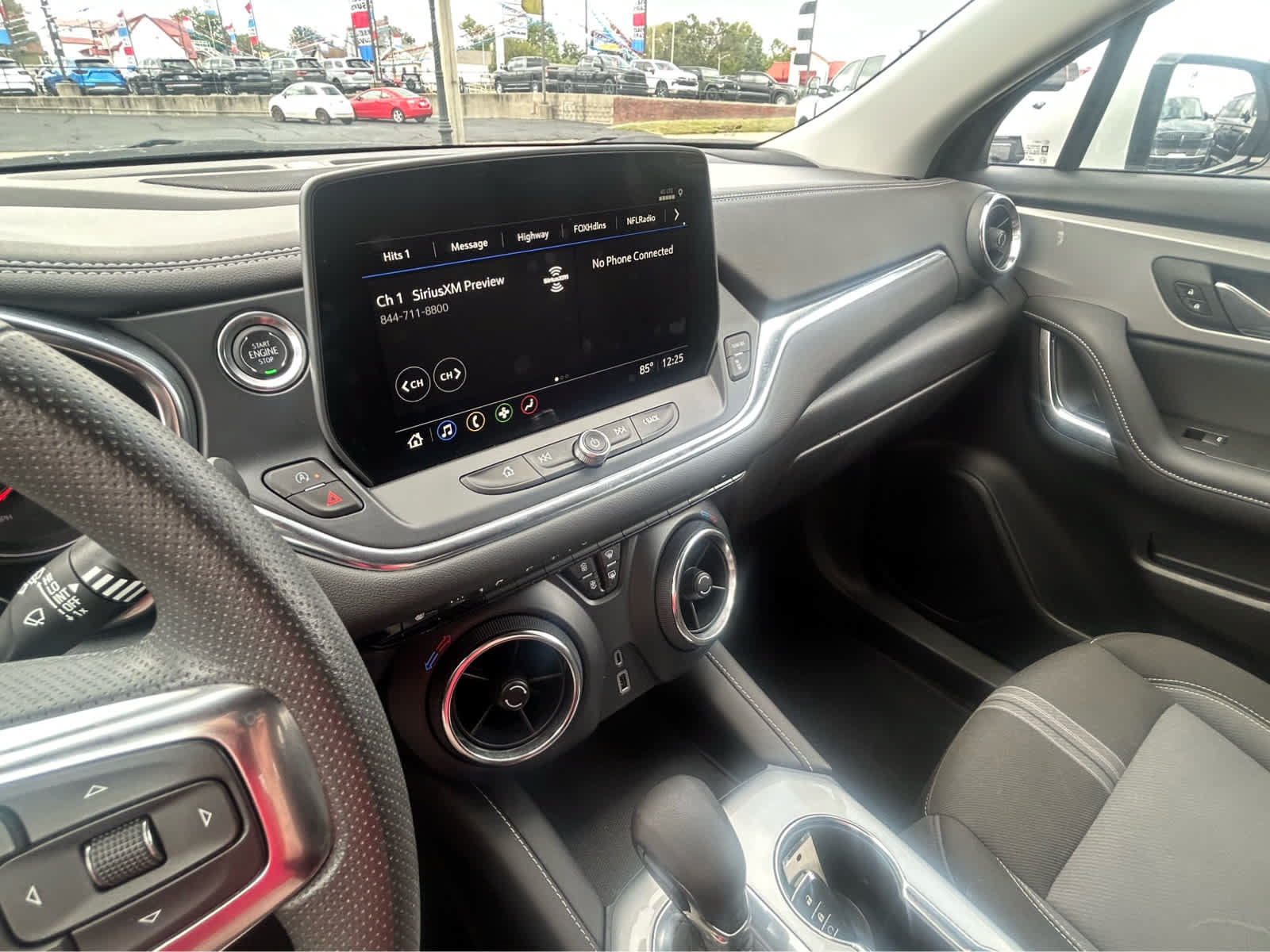 Used 2025 Chevrolet Blazer LT FWD image 23