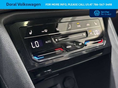 Used 2025 Volkswagen Taos SE w/ Panoramic Sunroof Package image 20