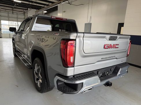 Used 2026 GMC Sierra 1500 SLT image 21