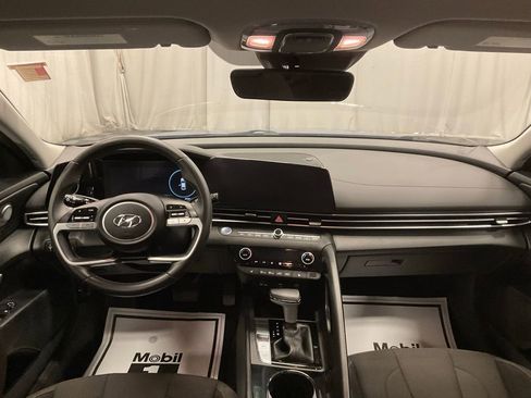 Used 2023 Hyundai Elantra SEL w/ Convenience Package image 32