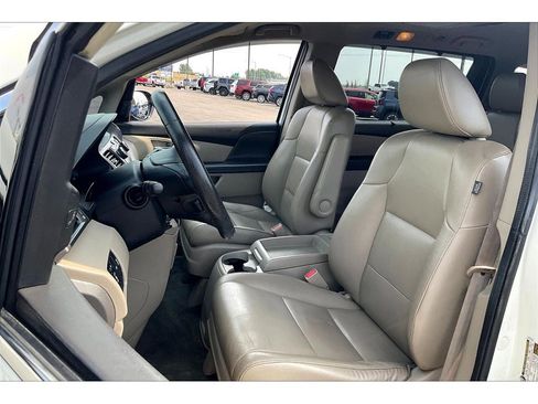 Used 2015 Honda Odyssey Touring Elite image 26
