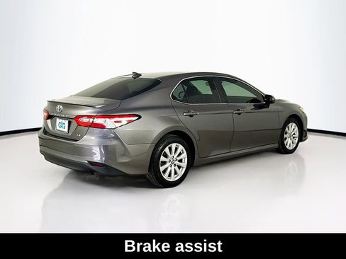 Used 2020 Toyota Camry LE FWD image 7