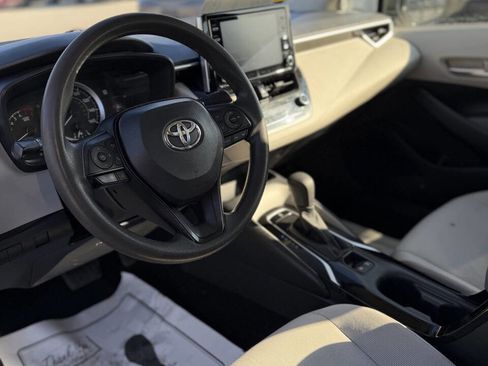 Used 2020 Toyota Corolla LE image 12