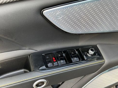 Used 2024 Maserati Grecale Modena AWD/4WD image 11