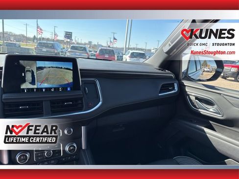 Used 2023 GMC Yukon XL SLT w/ SLT Premium Package image 46