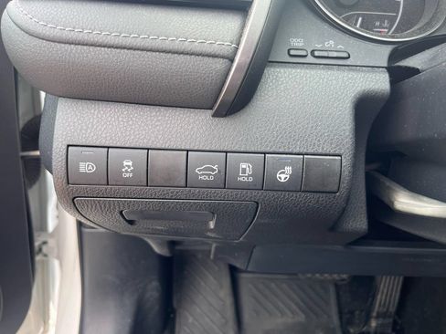 Used 2021 Toyota Camry SE w/ Cold Weather Package FWD image 21