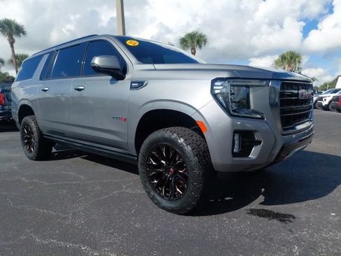 Used 2022 GMC Yukon XL AT4 AWD/4WD image 2