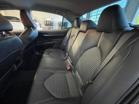 Used 2020 Toyota Camry SE FWD image 25