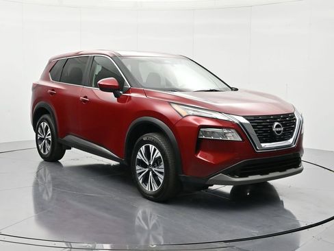 Used 2023 Nissan Rogue SV image 3