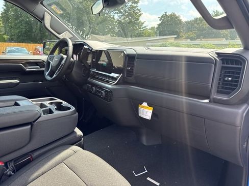 New 2025 Chevrolet Silverado 1500 LT image 17