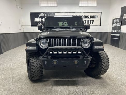 Used 2020 Jeep Wrangler Unlimited Sahara w/ Uconnect 4C Nav & Sound Group AWD/4WD image 2