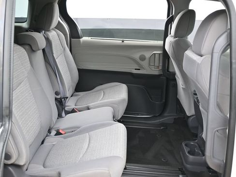 Used 2021 Toyota Sienna LE FWD image 26