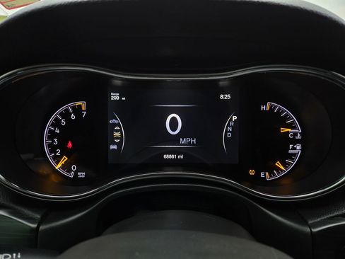 Used 2020 Jeep Grand Cherokee Laredo image 20