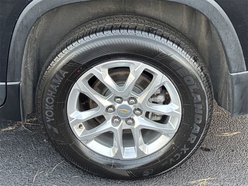 Used 2022 Chevrolet Traverse LS image 21