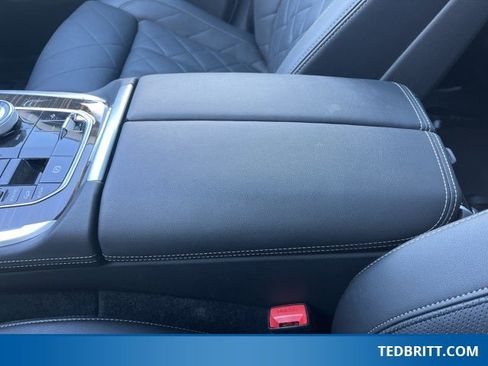 Used 2024 BMW X7 xDrive40i w/ Executive Package image 38