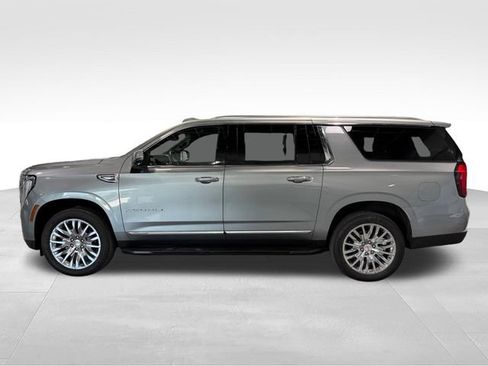 Used 2025 GMC Yukon XL Denali AWD/4WD image 4