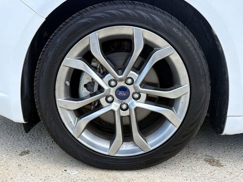 Used 2017 Ford Fusion SE w/ Equipment Group 201A FWD image 9