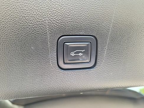 Used 2023 Chevrolet Traverse LT w/ LPO, Cargo Package AWD/4WD image 30