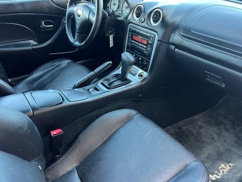 Used 2003 MAZDA MX-5 Miata RWD image 15