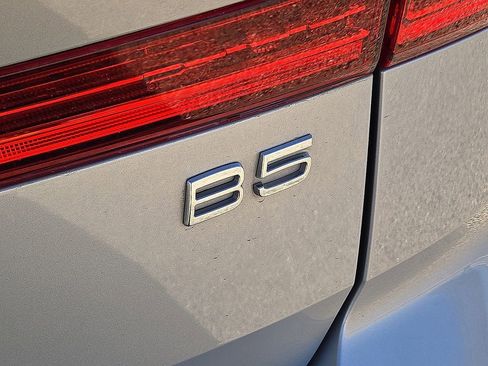 Certified 2023 Volvo XC60 B5 Ultimate image 14