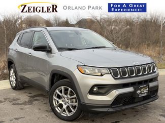 Used 2022 Jeep Compass Latitude image 1