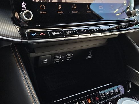 New 2026 Jeep Grand Wagoneer Summit AWD/4WD image 21