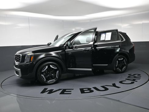 Used 2024 Kia Telluride S w/ S Sunroof Package FWD image 22