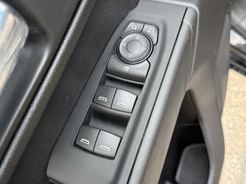 Used 2022 Chevrolet Silverado 1500 Custom Trail Boss AWD/4WD image 15