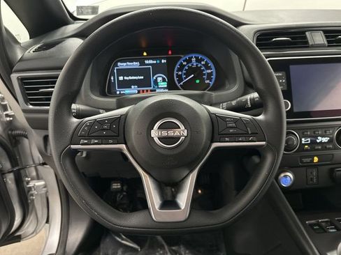 Used 2023 Nissan Leaf S image 7