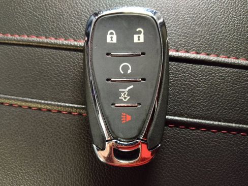 Used 2022 Chevrolet Blazer RS w/ Enhanced Convenience Package image 32