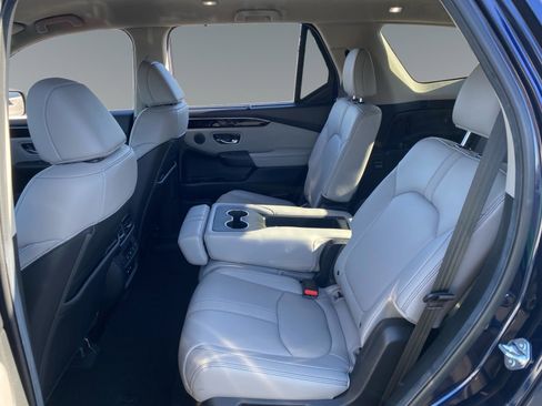 Used 2025 Honda Pilot EX-L image 13
