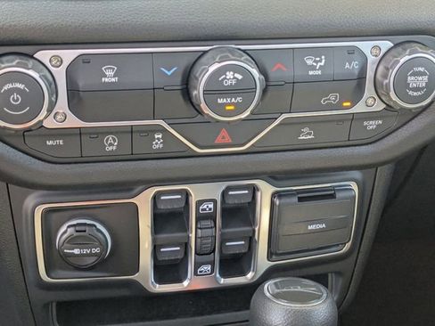 New 2026 Jeep Gladiator Sport AWD/4WD image 20