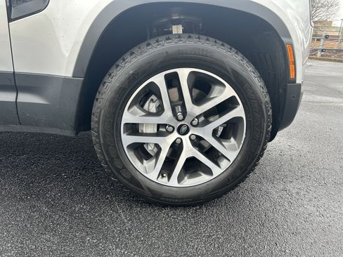 Used 2024 Land Rover Defender 130 S image 33