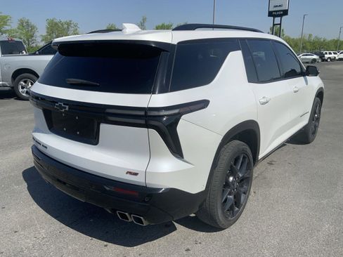 Used 2024 Chevrolet Traverse RS w/ LPO, Floor Liner Package AWD/4WD image 8