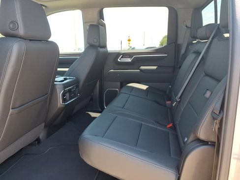 New 2026 GMC Sierra 1500 SLT w/ SLT Premium Plus Package AWD/4WD image 15