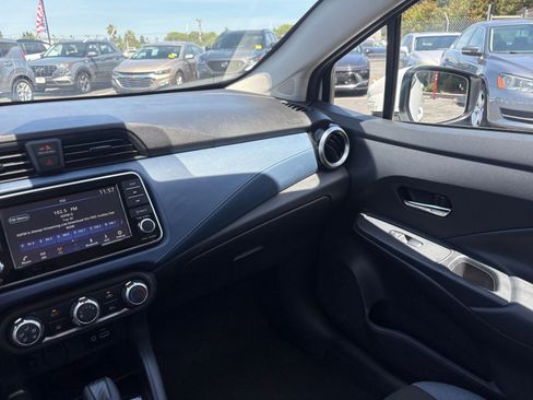 Used 2025 Nissan Versa SV FWD image 33