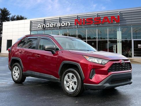Used 2021 Toyota RAV4 LE image 1