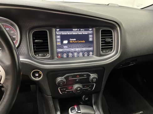 Used 2017 Dodge Charger SXT image 17