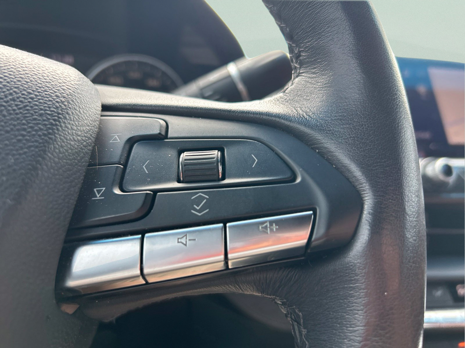 Used 2021 Cadillac CT4 Premium Luxury RWD image 15