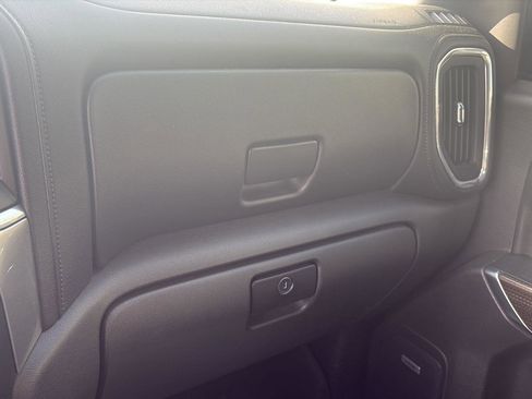 Used 2020 Chevrolet Silverado 1500 RST image 23