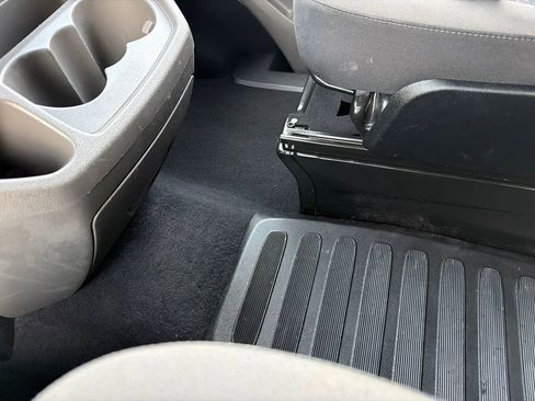 Used 2024 Ford Transit 350 XLT image 32