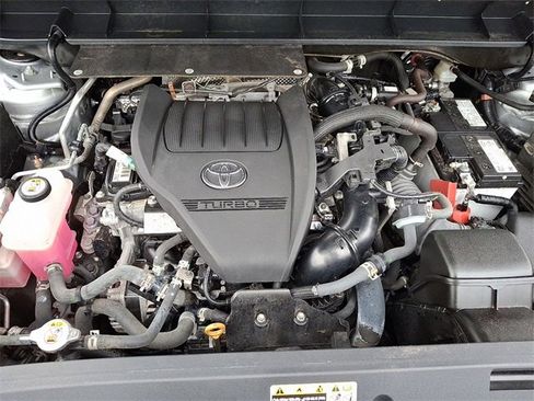 Used 2024 Toyota Highlander LE image 28