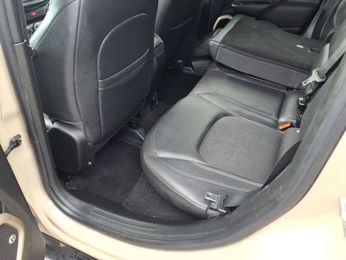 Used 2017 Jeep Renegade Trailhawk image 8