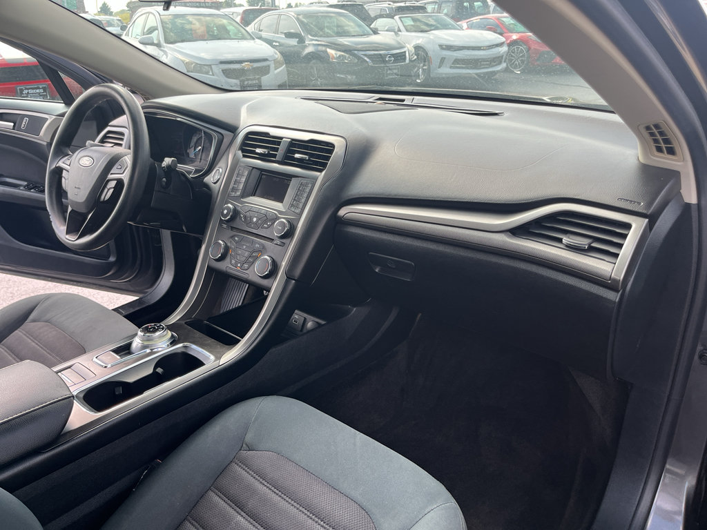 Used 2018 Ford Fusion SE FWD image 43