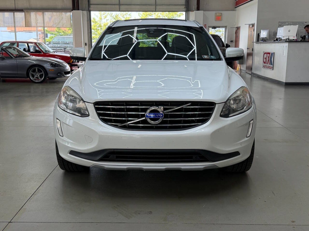 Used 2016 Volvo XC60 T6 AWD/4WD image 6