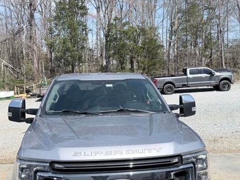 Used 2020 Ford F250 XLT w/ XLT Premium Package AWD/4WD image 2