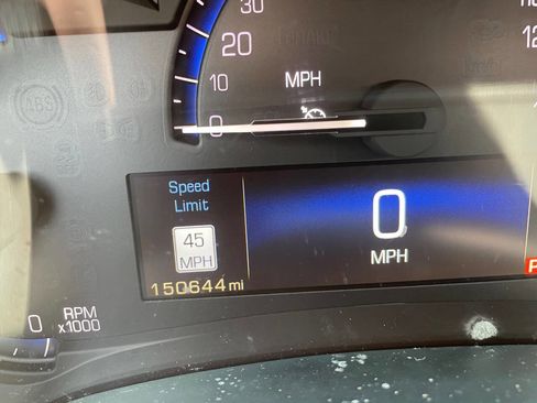 Used 2014 Cadillac XTS w/ Rear Seat Comfort Package image 18