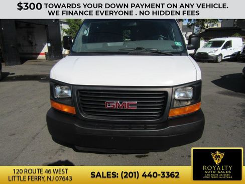 Used 2015 GMC Savana 2500 image 2